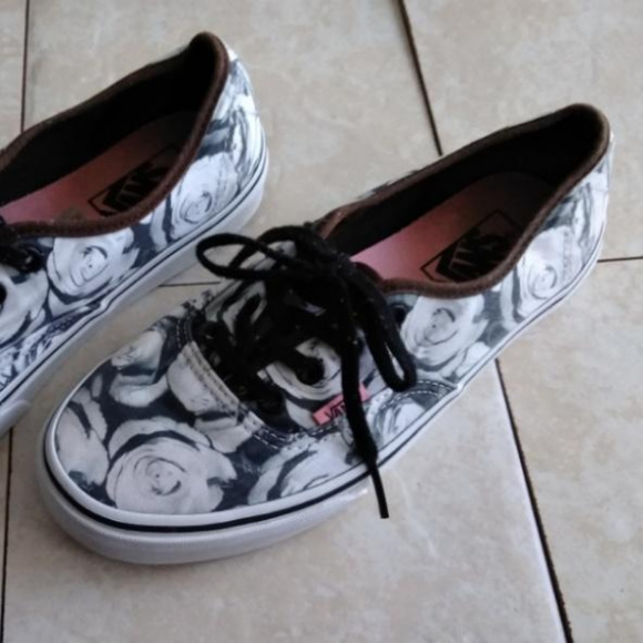 Vans Shoes - Vans Black & White Fashionable Shoes - Women's 6.0